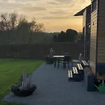 Tinyhaus Mit Sauna -reset Im Vilstal - Zurueck Zum Ursprung Lejlighed